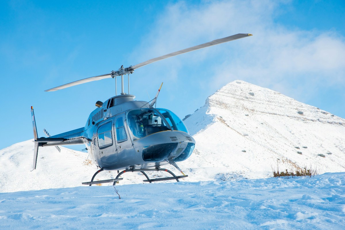 韋林Everest MVIQ+高清智能工業(yè)視頻內(nèi)窺鏡在直升機(jī)檢測中的應(yīng)用